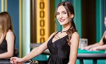 Hình ảnh hỗ trợ khách hàng và giải đáp thắc mắc liên quan đến điều khoản dịch vụ